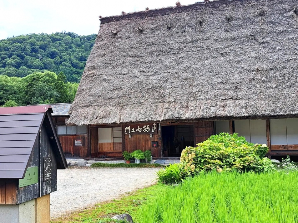新春の白川郷＊囲炉裏端 白川郷、飛騨牛、郷土料理 いろり 岐阜県大野郡白川村